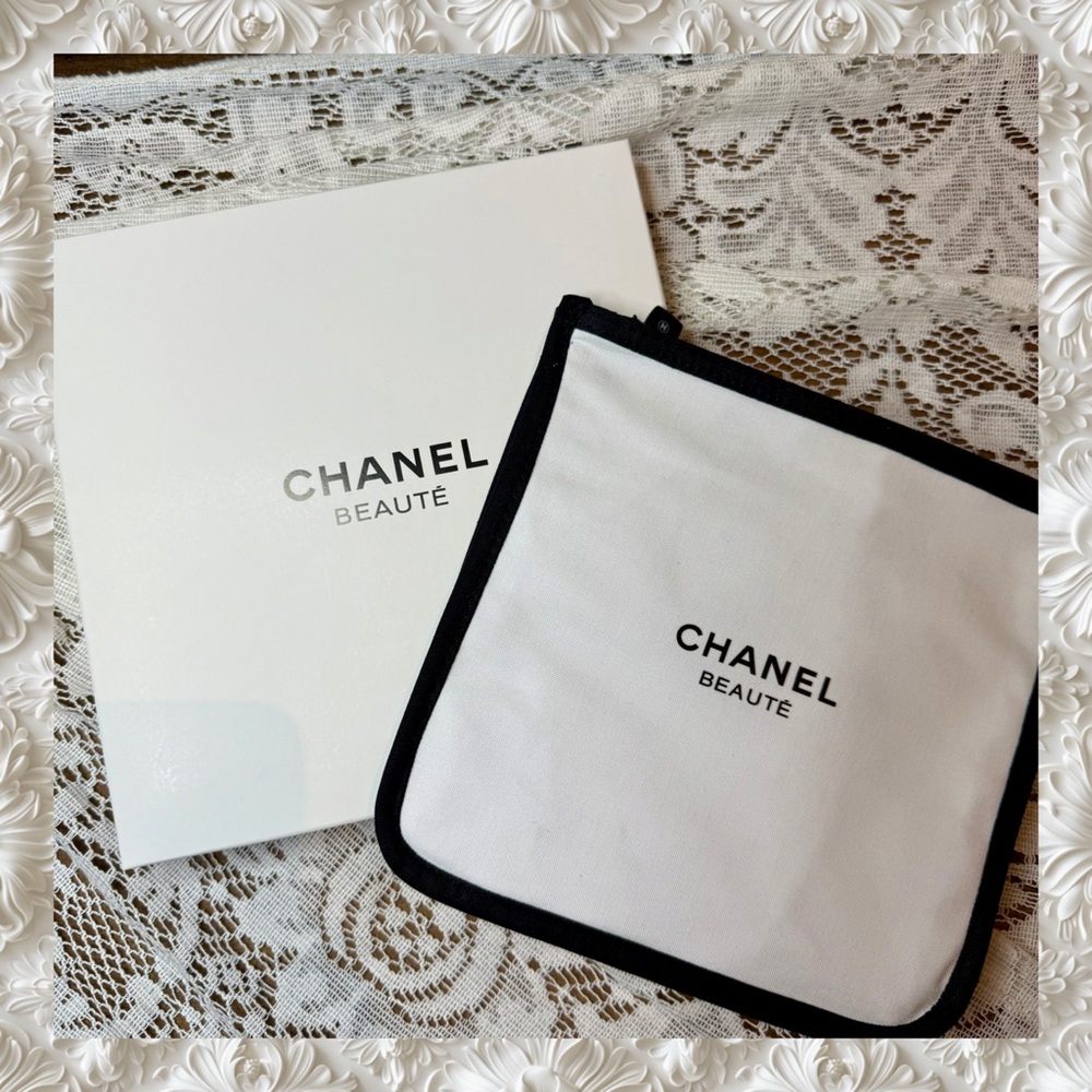 CHANEL Beauté Black and White Cosmetic Pouch